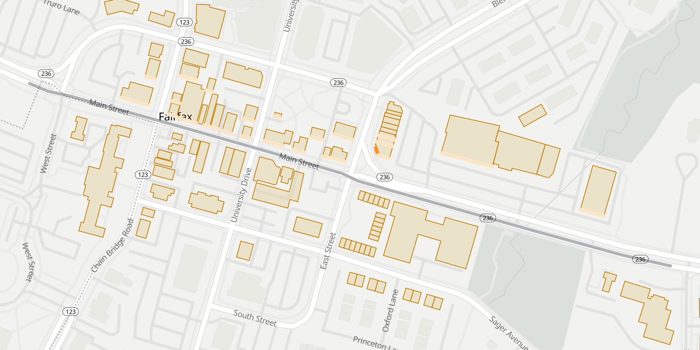 Map of Main Street in Old Town Fairfax in Along a street, north up, with the 780 m from Chain Bridge Road to the Fairfax Museum drawn as a line and the buildings along it outlined.